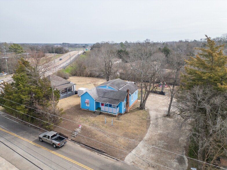 More Photos Of 128 Old West Point Rd, Starkville Daycare Center For Sale
