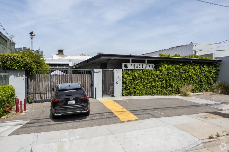 Primary Photo Of 5877 Obama Blvd, Los Angeles Loft Creative Space For Lease