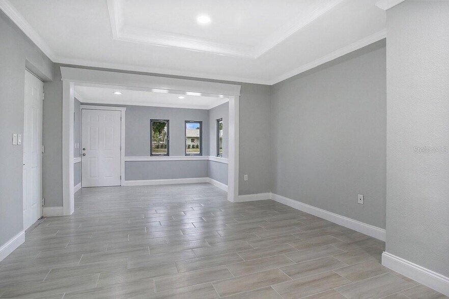 More Photos Of 1906 Murdock Blvd, Orlando Office For Lease