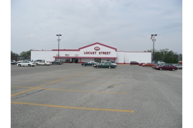 More Photos Of 1137 3rd Ave, Terre Haute Supermarket For Sale