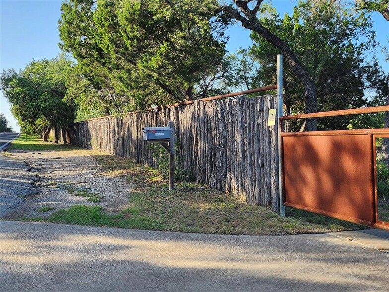 More Photos Of 12716 Fitzhugh Rd, Austin Office For Lease