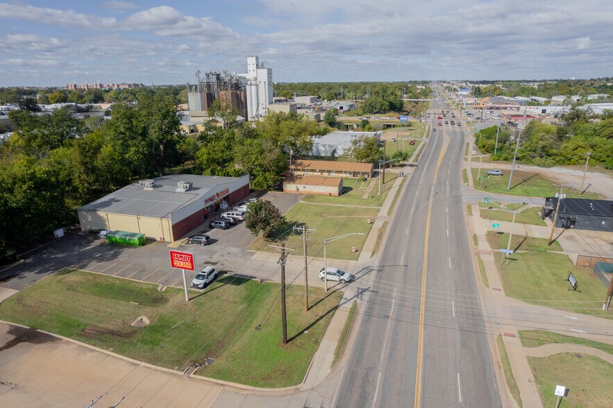 More Photos Of 802 S Perkins Rd, Stillwater Freestanding For Lease