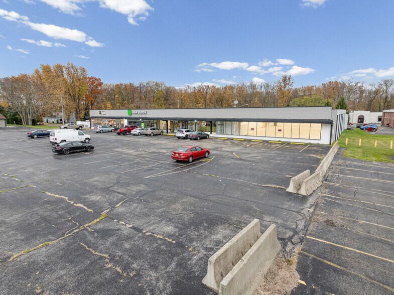 More Photos Of 6704-6720 N Ridge Rd, Madison General Retail For Sale