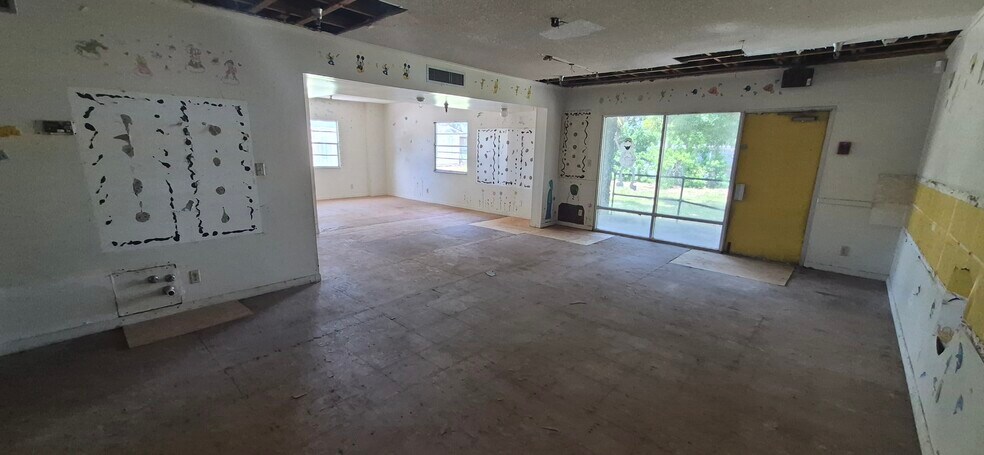 More Photos Of 7789 131st St, Seminole Office For Sale