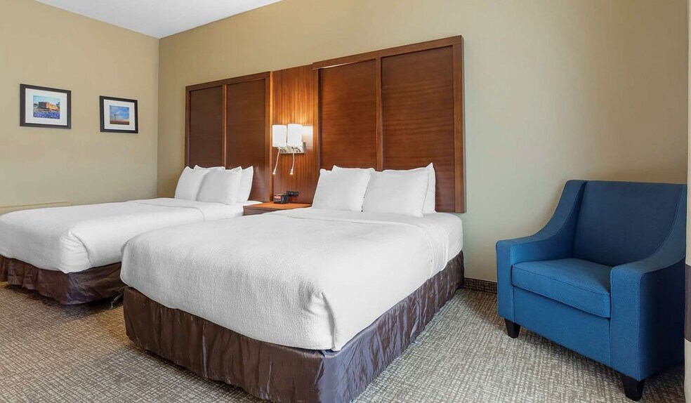 More Photos Of 320 Highway 146 N, Texas City Hotel For Sale