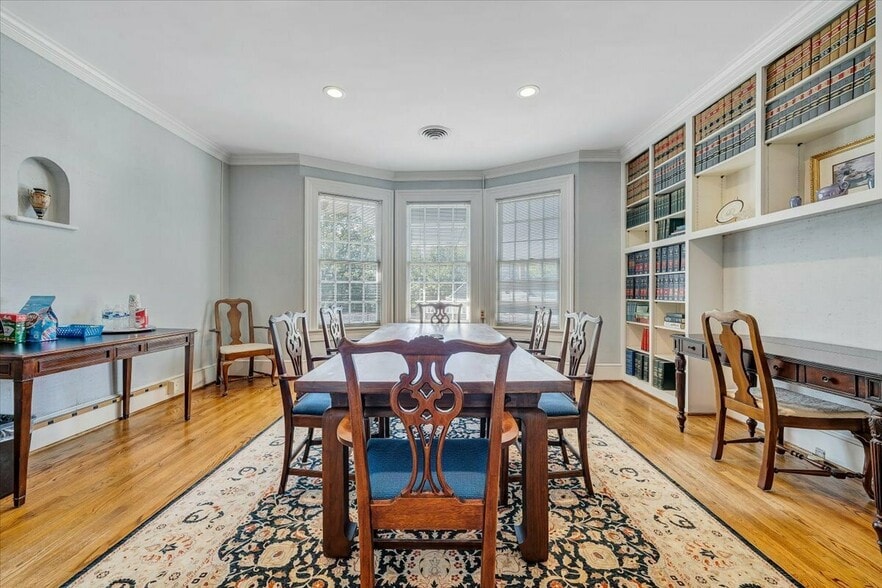 More Photos Of 1328 3rd St SW, Roanoke Office For Sale