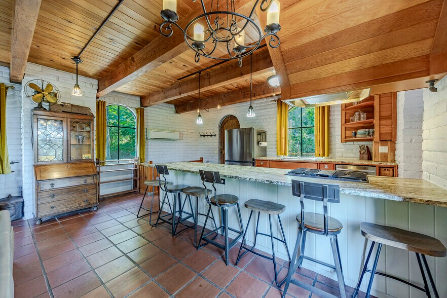 More Photos Of 1820 E 28th Ave, Eugene Multifamily For Sale