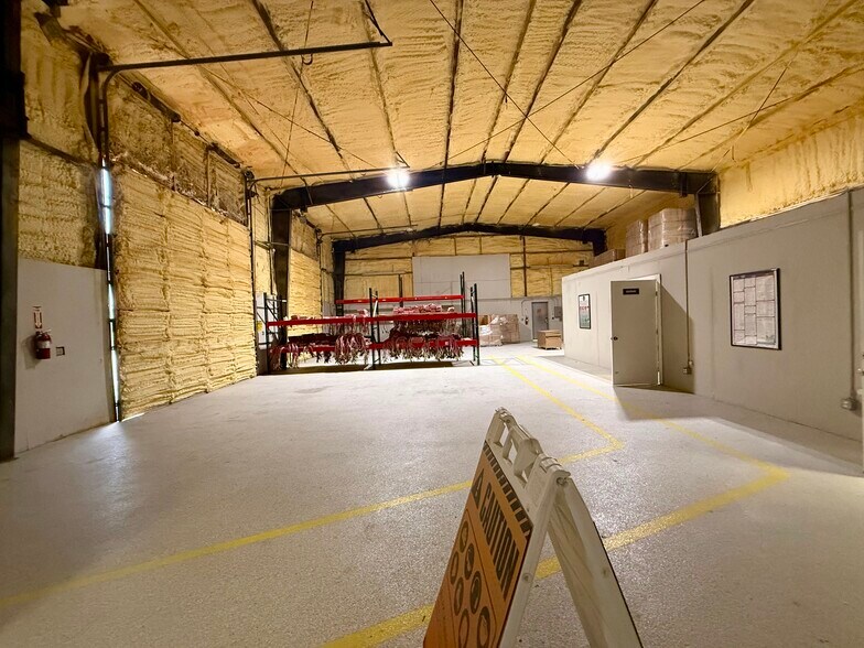 More Photos Of 7410 Leopard St, Corpus Christi Warehouse For Sale