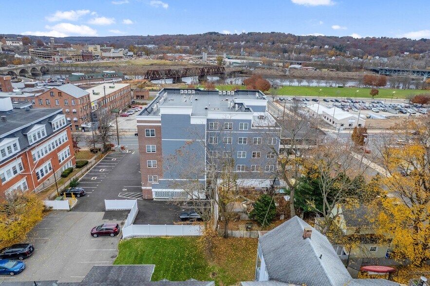 More Photos Of 356 Howe Ave, Shelton Apartments For Lease