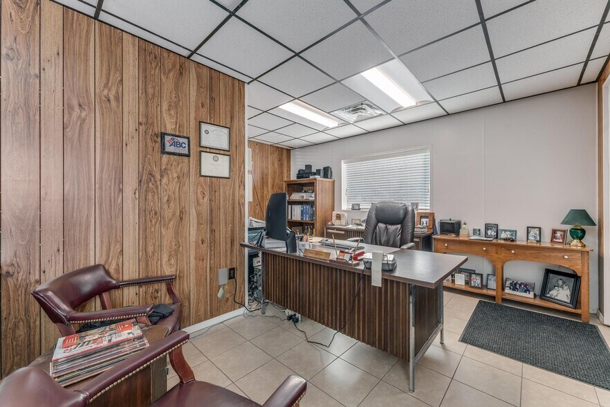 More Photos Of 2101 S ARKOLA Dr, Springdale Warehouse For Sale