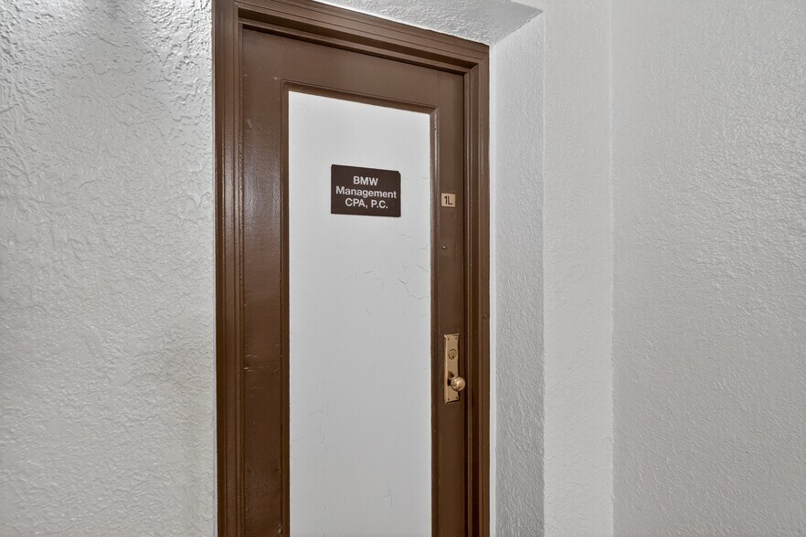 More Photos Of 10 Nosband Ave, White Plains Apartments For Sale