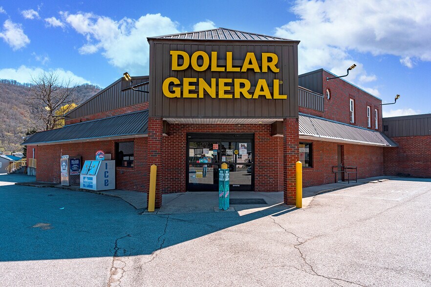 Primary Photo Of 12604 Maccorkle Ave, Chesapeake Freestanding For Sale