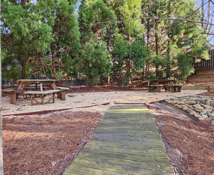 More Photos Of 6110 McFarland Station Dr, Alpharetta Medical For Lease