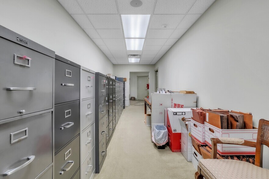 More Photos Of 1450 Pa-51, Clairton Office For Lease