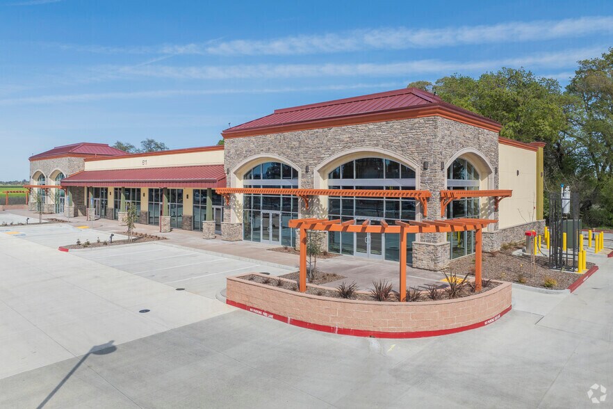 Primary Photo Of 611 Leisure Town Rd, Vacaville Restaurant For Lease
