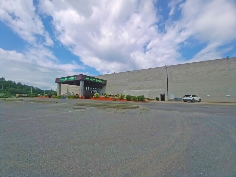 More Photos Of 1489 Milford St S, Clarksburg Office For Lease