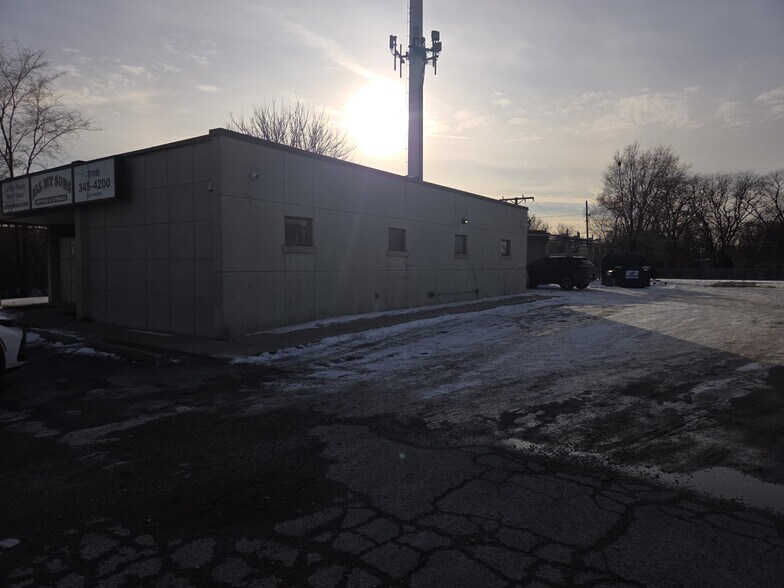 More Photos Of 2740 Manheim Rd, Melrose Park Veterinarian Kennel For Lease
