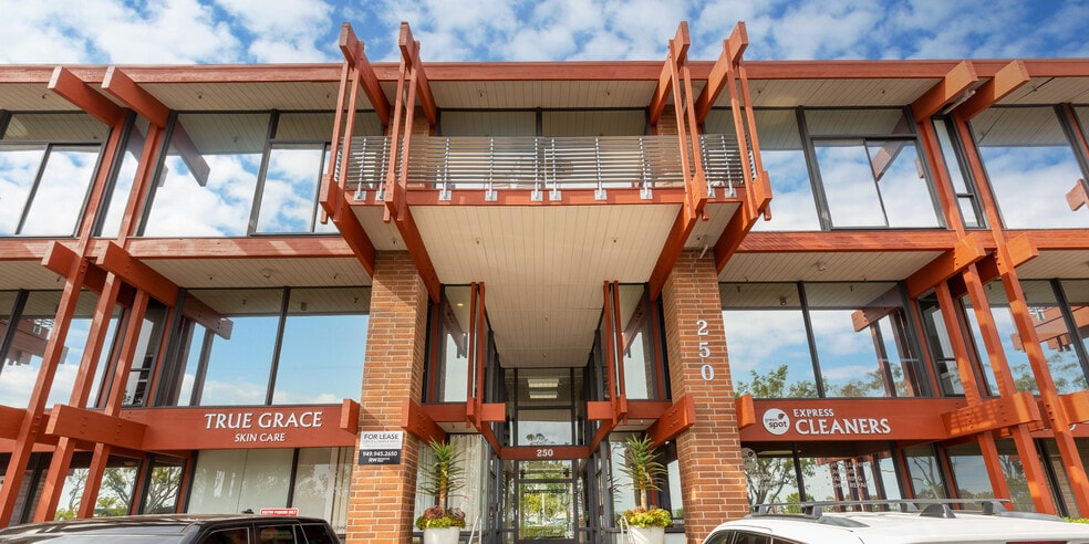 More Photos Of 250 Newport Center Dr, Newport Beach Medical For Lease