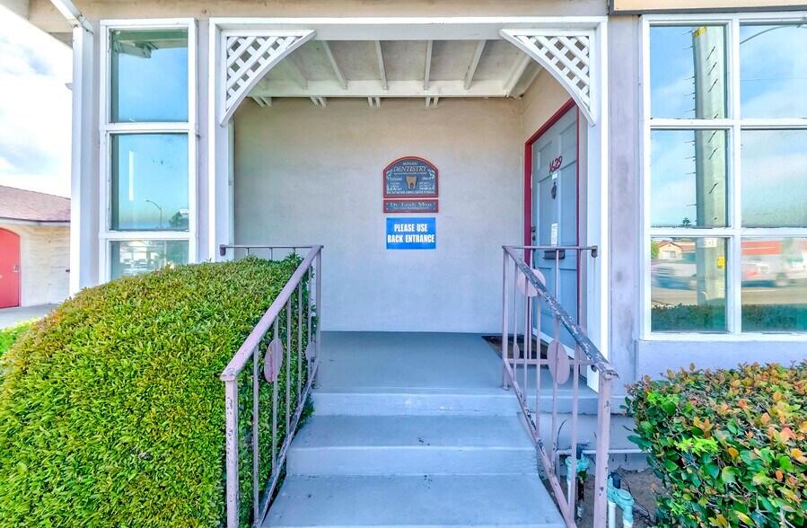 More Photos Of 1629 Crenshaw Blvd, Torrance Office Residential For Sale