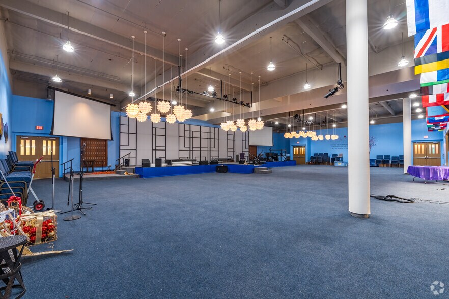More Photos Of 9249 Folsom Blvd, Sacramento Religious Facility For Sale