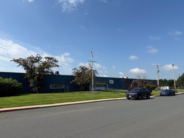 More Photos Of 857 Willow Cir, Hagerstown Distribution For Sale