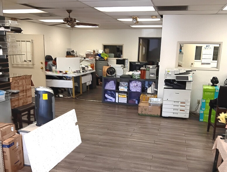 More Photos Of 1654-1658 Tarleton St, Los Angeles Warehouse For Sale
