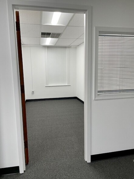 More Photos Of 225-231 E Redwood St, Baltimore Office For Lease