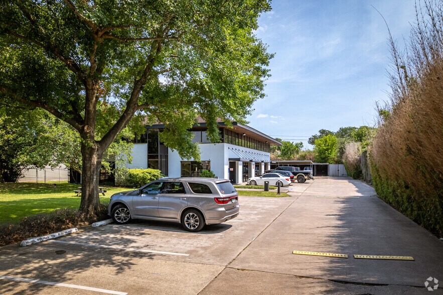 More Photos Of 6343 Skyline Dr, Houston Office For Sale