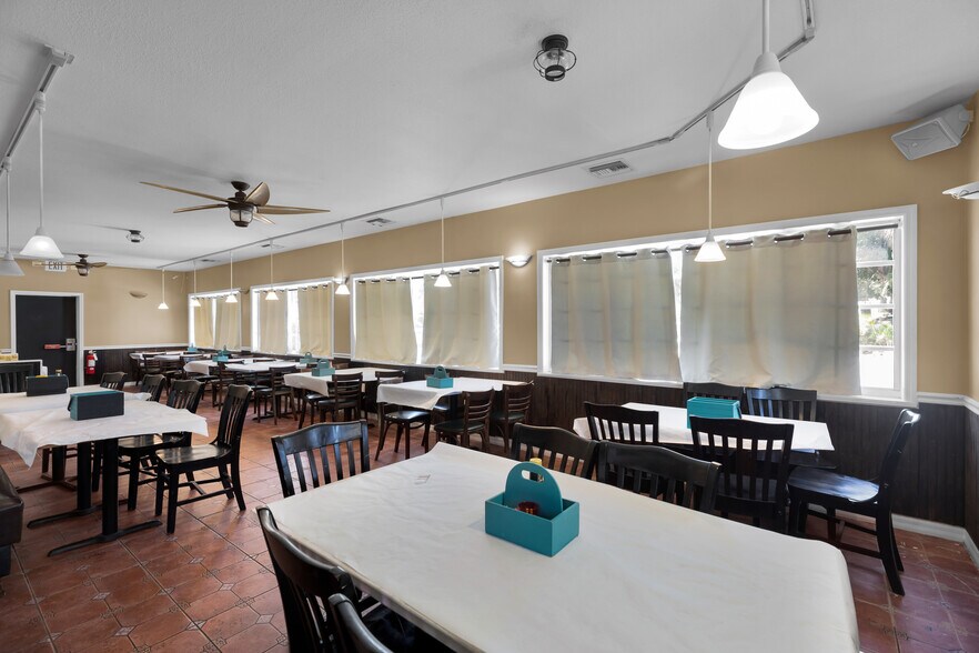 More Photos Of 81901 Overseas Hwy, Islamorada Restaurant For Sale