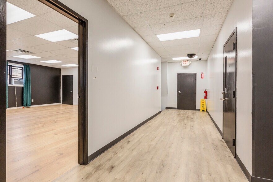 More Photos Of 11515 Highway 31, Sellersburg Light Distribution For Lease