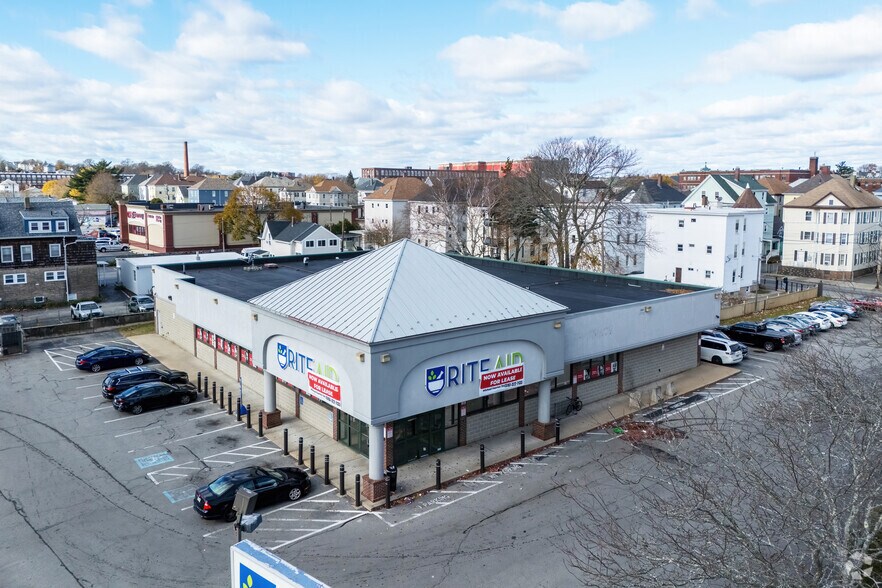 More Photos Of 1207 Acushnet Ave, New Bedford Drugstore For Lease