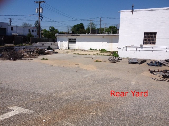 More Photos Of 1000 Fulton St, Farmingdale Warehouse For Lease