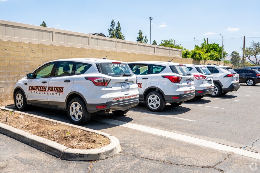 More Photos Of 17671 Irvine Blvd, Tustin Unknown For Lease