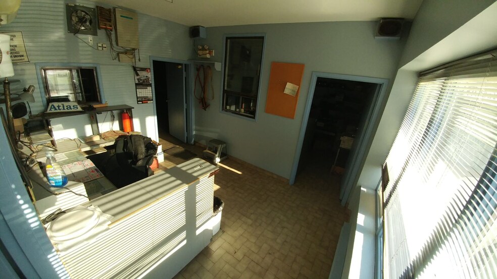 More Photos Of 116 Orenda Rd, Brampton Warehouse For Sale