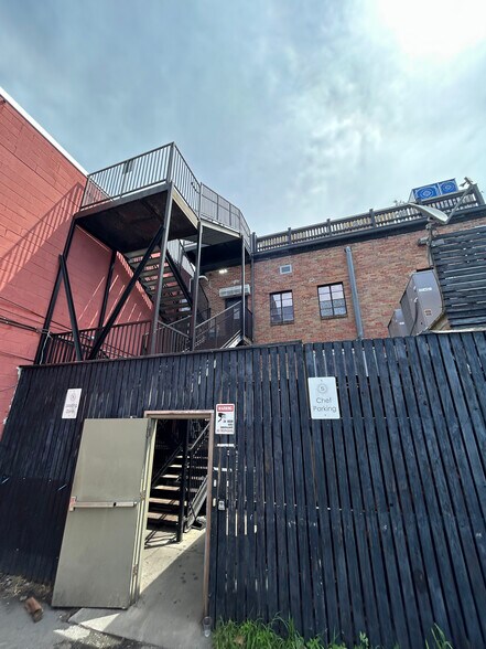 More Photos Of 495 King St, Charleston Storefront For Sale