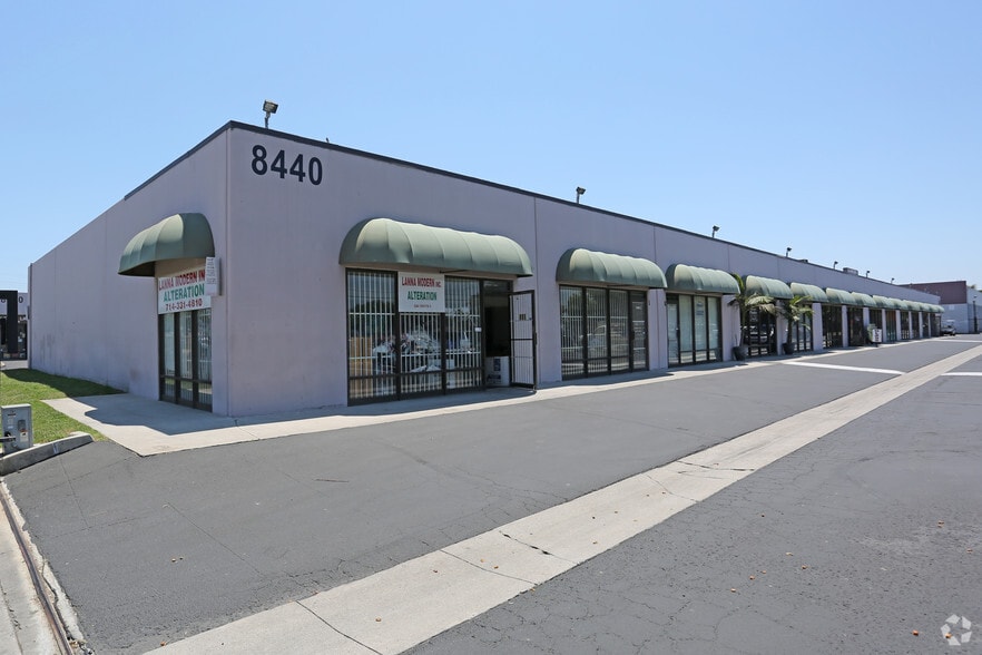 More Photos Of 8440 Cerritos Ave, Stanton Showroom For Lease