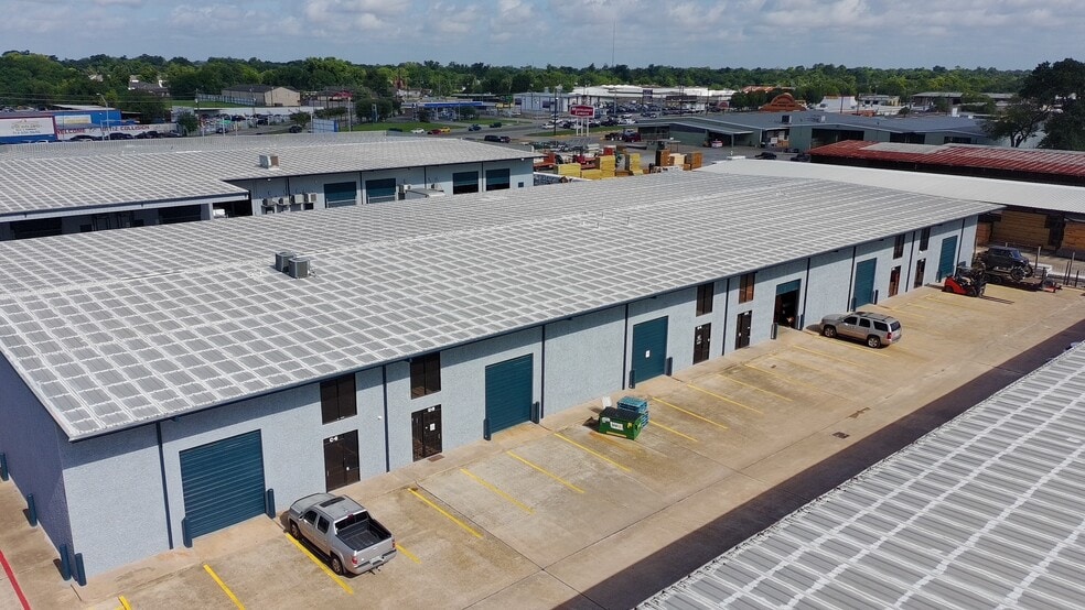 More Photos Of 5708 N Shepherd Dr, Houston Unknown For Lease