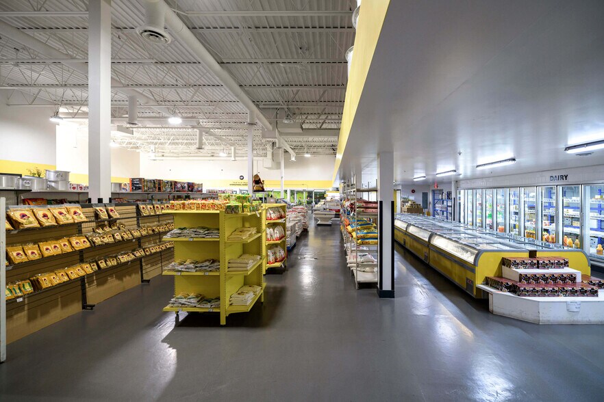 More Photos Of 12070 88 Ave, Surrey Storefront For Sale