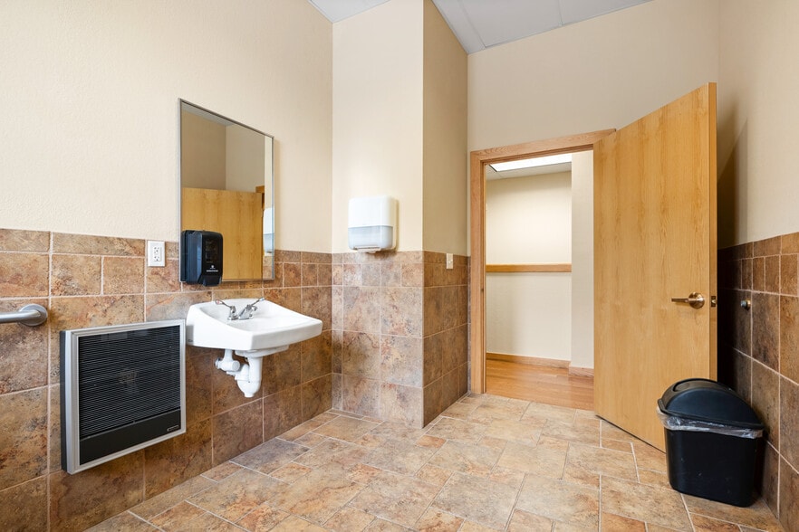More Photos Of 136 W Main St, Trinidad Office For Sale