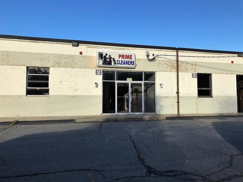 More Photos Of 1020 Turnpike St, Canton Warehouse For Lease