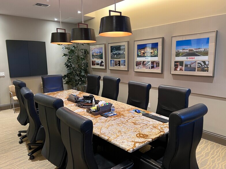 More Photos Of 16121 Lee Rd, Fort Myers Flex For Sale