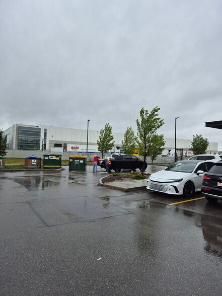 More Photos Of 4310 104 Ave NE, Calgary Storefront For Sale