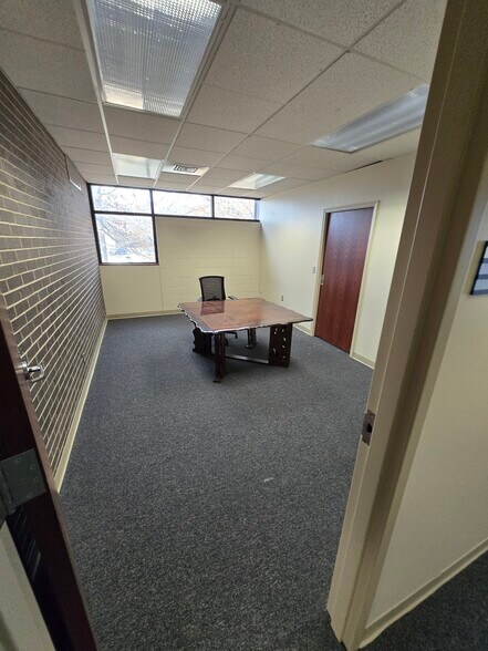 More Photos Of 2900 SW Plass Ct, Topeka Medical For Lease