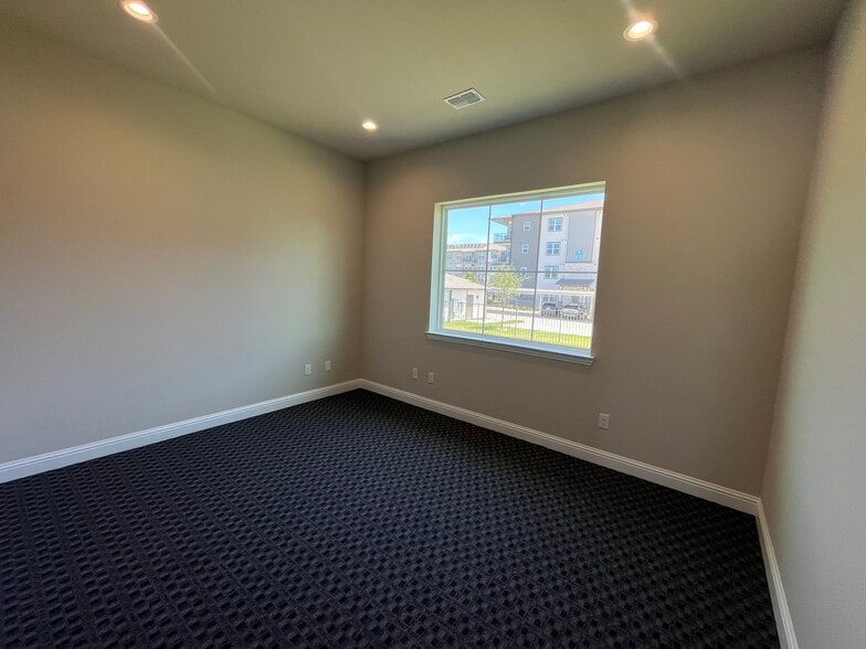 More Photos Of 6000 Alma Rd, McKinney Medical For Sale
