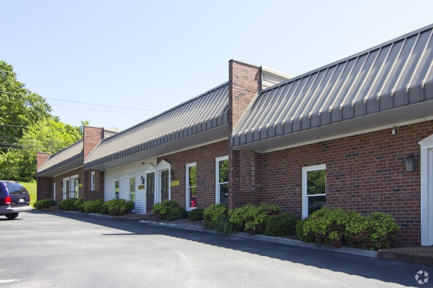 More Photos Of 1300-1319 Central Ct, Hermitage Office For Lease