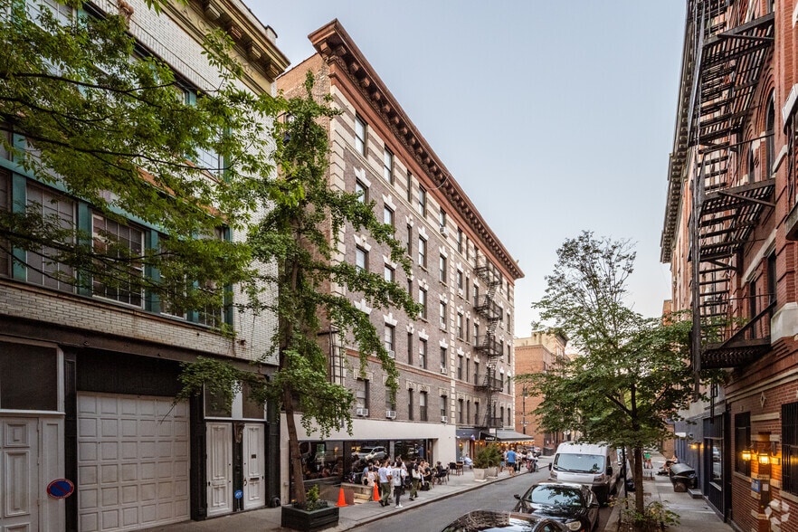 Primary Photo Of 35 Bedford St, New York Apartments For Lease