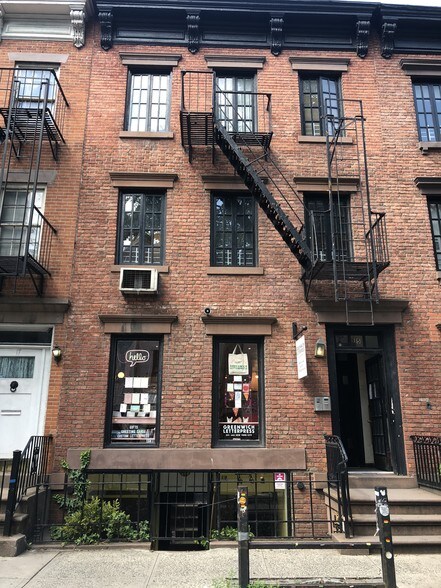 More Photos Of 13-15 Christopher St, New York Apartments For Lease