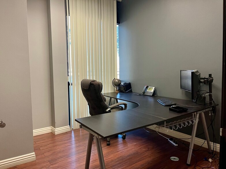 More Photos Of 6280 Spring Mountain Rd, Las Vegas Office For Sale