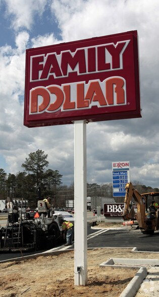 More Photos Of 525 N County Dr, Wakefield Sussex Freestanding For Lease