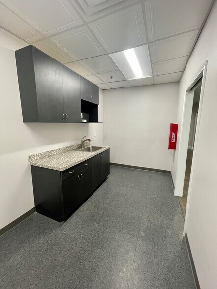 More Photos Of 3005 Royal Blvd S, Alpharetta Office For Lease